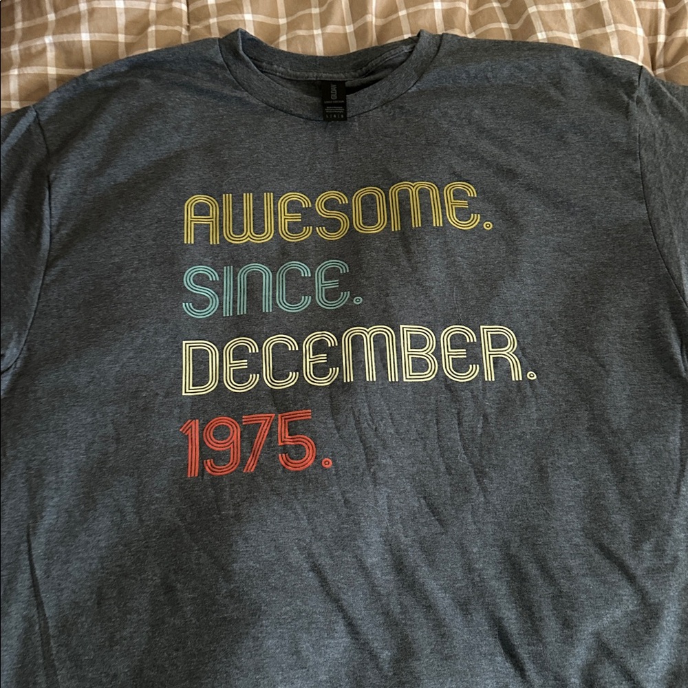 Awesome since 1975 T-Shirt. 50th birthday gift. Unisex Large.